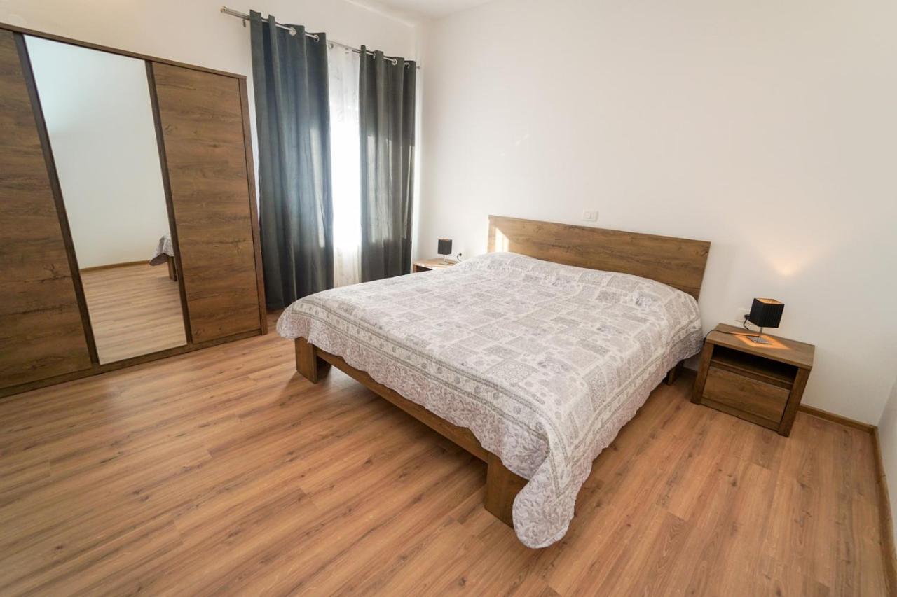 Apartments Mira Savudrija Crveni Vrh Eksteriør billede